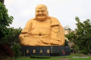 großer goldener Buddha